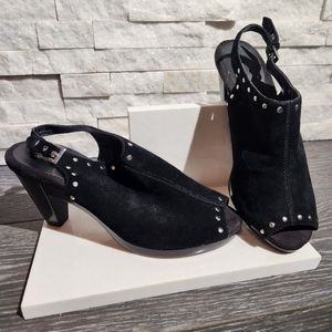 AEROSOLES BLACK SUEDE HEELS